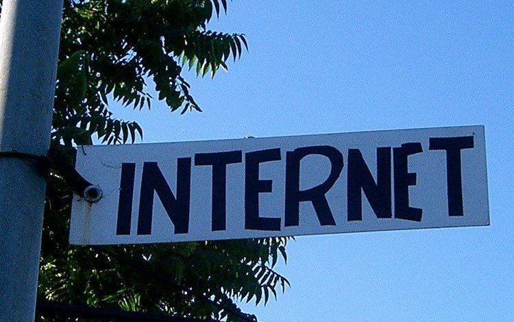 فعالان اینترنت مطرح کردند: درخواست افزایش ۱۰۰ درصدی تعرفه اینترنت ثابت در ۱۴۰۱