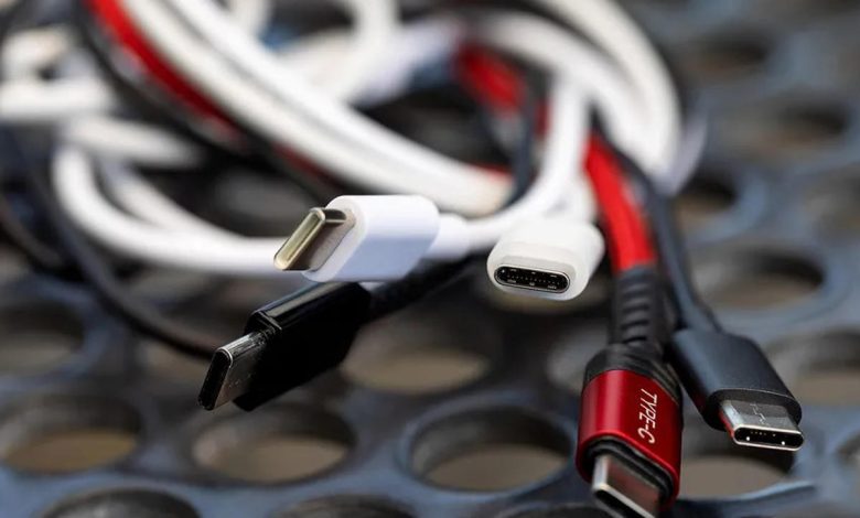 اتحادیه اروپا استفاده از شارژر مشترک USB-C را برای همه گوشی‌ها از سال ۲۰۲۴ اجباری می‌کند