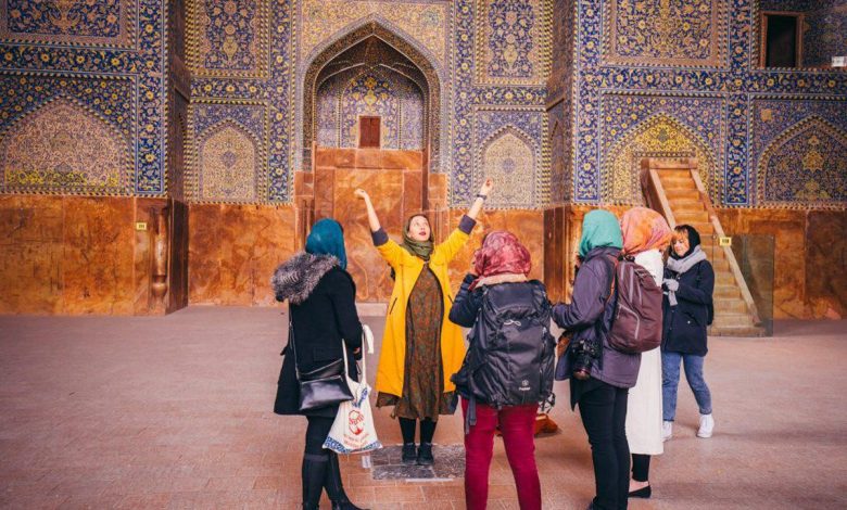 راهنمای نحوه برخورد صحیح با گردشگران خارجی با سفرمارکت
