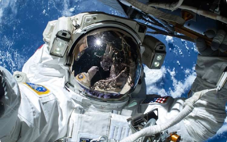 میکروب‌های پرورش‌یافته فضاپیما و لباس فضانوردان را تمیز می‌کنند