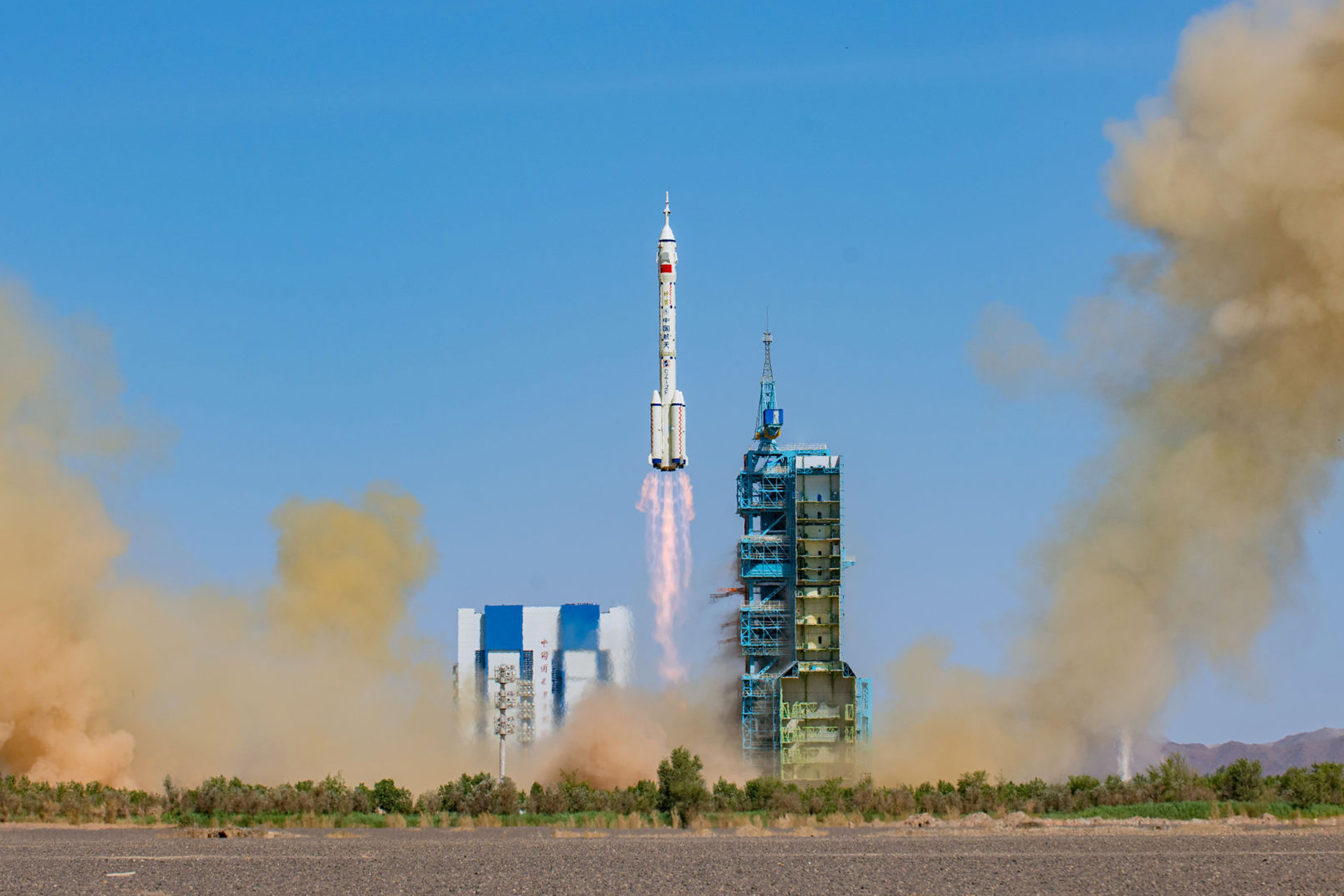 چین در مأموریتی محرمانه، فضاپیمای چندبارمصرف به مدار زمین پرتاب کرد