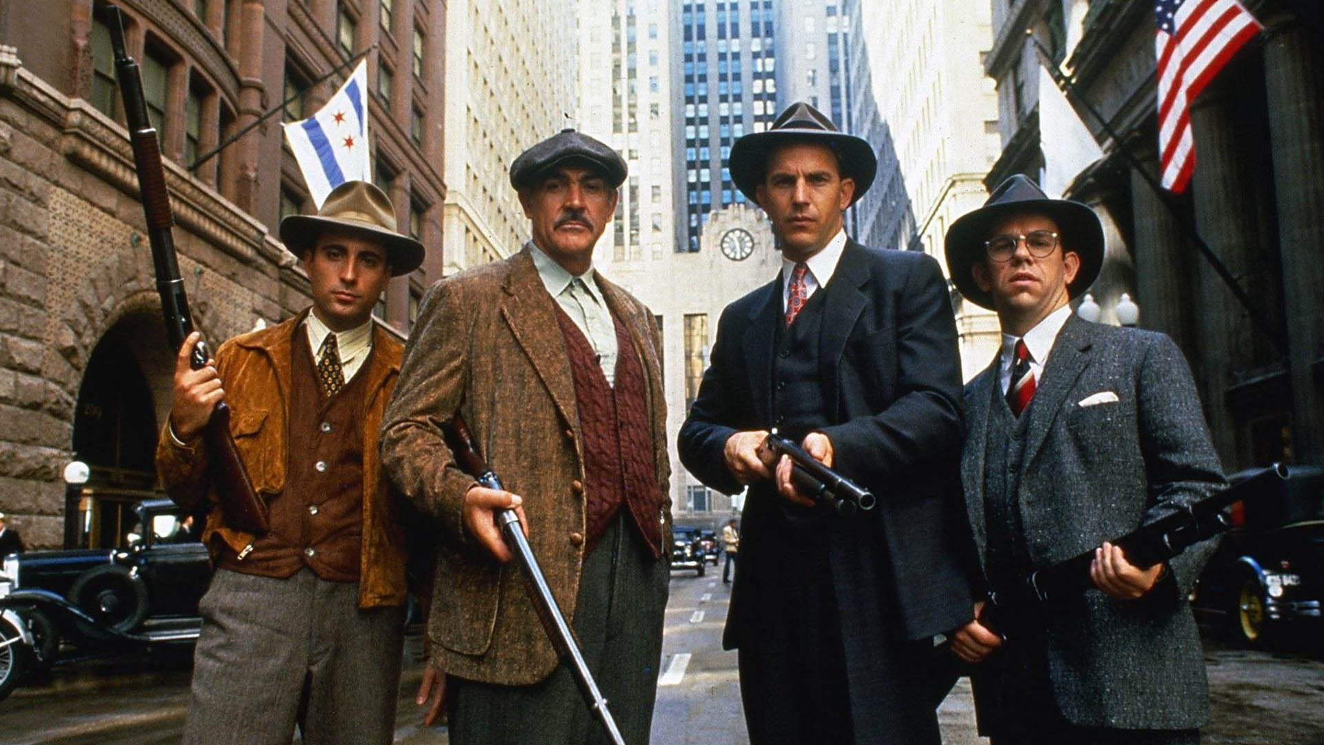شخصیت های اصلی فیلم The Untouchables در یکی از خیابان‌های نیویورک