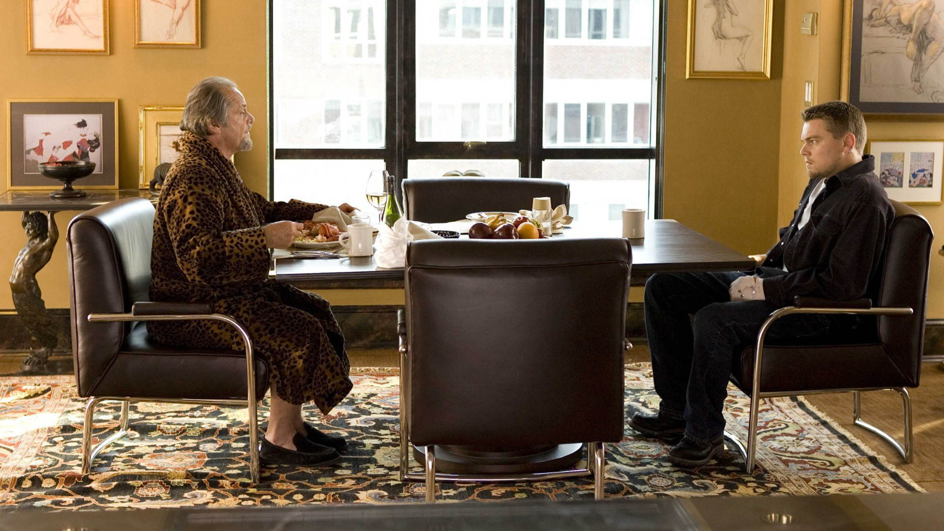 فرانک کاستلو درحال صحبت کردن با شخصیت بیلی در فیلم The Departed
