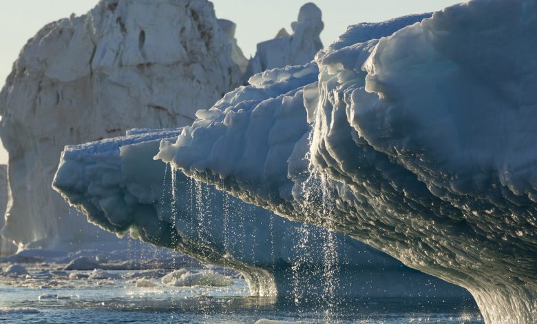 ایده بلندپروازانه دانشمندان: انجماد مجدد قطب‌های زمین با پاشیدن گوگرد دی‌اکسید به درون اتمسفر