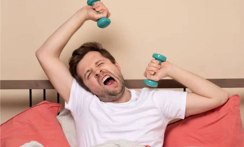 ورزش به بهبود خواب شب کمک میکند