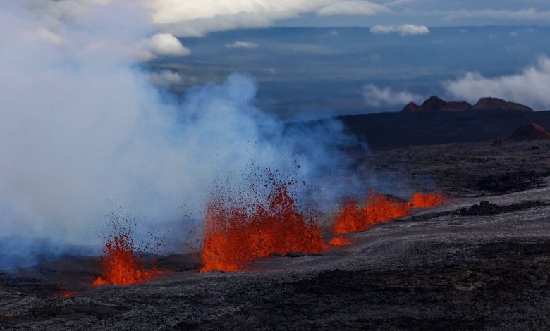 بزرگ‌ترین آتشفشان جهان برای اولین بار پس از ۴۰ سال فوران کرد