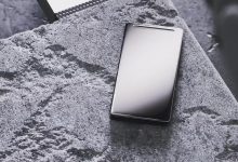 شیشه محافظ ویکتوس ۲ با مقاومت بهبودیافته در برابر بتن برای گوشی‌های هوشمند معرفی شد