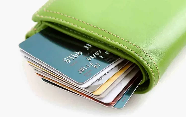 تجمیع کارت‌های بانکی در کارت ملی تکذیب شد
