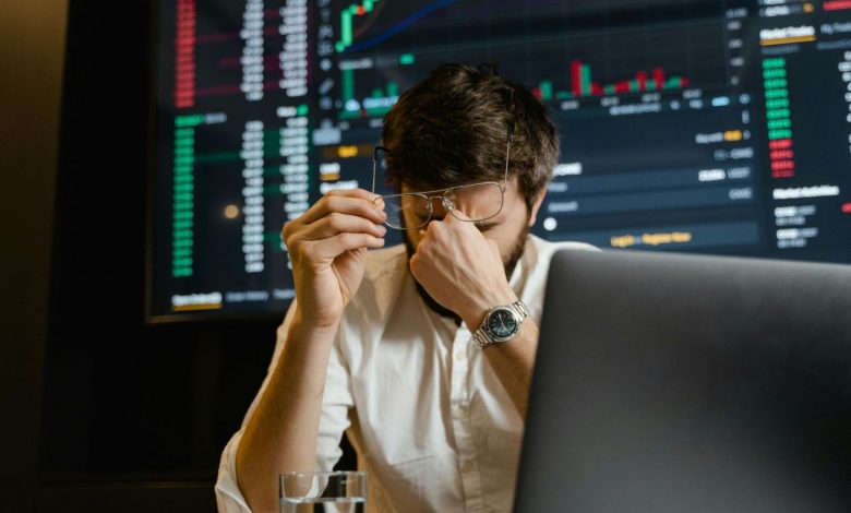 سقوط تریدر معروف؛ از ریسک میلیارد دلاری روی بیتکوین تا موجودی حساب ۲۳ دلاری!