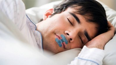 چسب زدن به دهان؛ آیا ترند عجیب تیک‌تاک واقعا به بهبود خواب کمک می‌کند؟