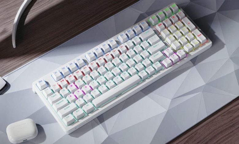 کیبورد مکانیکی جدید لنوو نورپردازی RGB و طراحی جذاب دارد