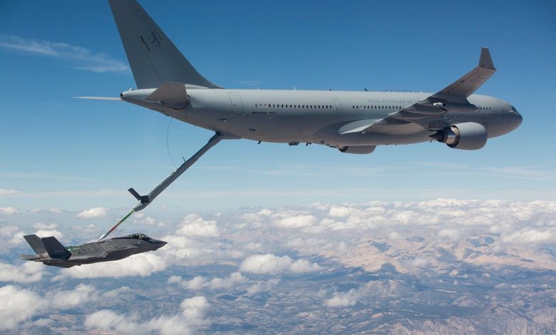 ویدیو: سوخت‌گیری جنگنده F-35 در آسمان و بدون فرود روی زمین
