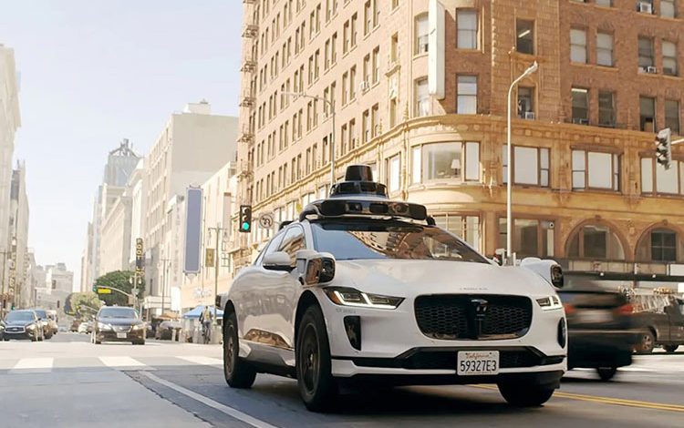 تجربه شنیداری منحصربه‌فرد در روبوتاکسی‌های Waymo با اتصال مستقیم به اسپاتیفای