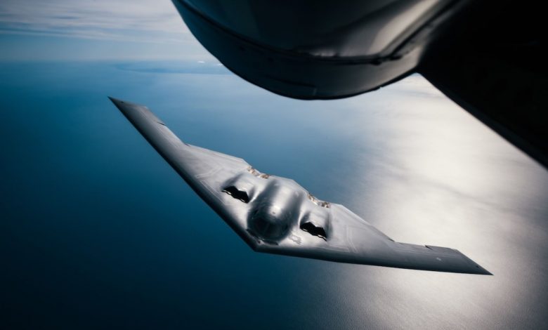 هواپیمای بمبافکن B-2 چقدر سریع است؟