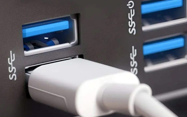 رنگ آبی پورت USB به چه معناست؟