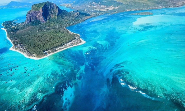 آیا میدانستید بزرگترین آبشار دنیا زیر آبهای اقیانوس پنهان است؟