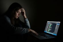 از روان‌پریشی تا افکار خودکشی؛ بحران سلامت روان گریبانگیر صدها هزار کاربر چت‌جی‌پی‌تی است