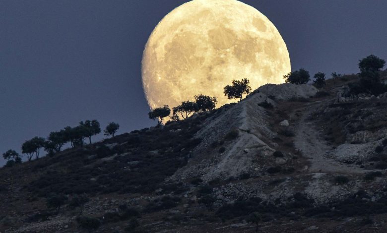علم پاسخ میدهد: آیا ماه کامل واقعاً باعث بیخوابی ما میشود؟