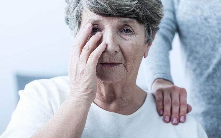 چرا زنان بیشتر در معرض آلزایمر هستند؟