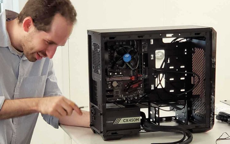 چرا نباید پولتان را برای قطعات قدیمی رایانه هدر دهید