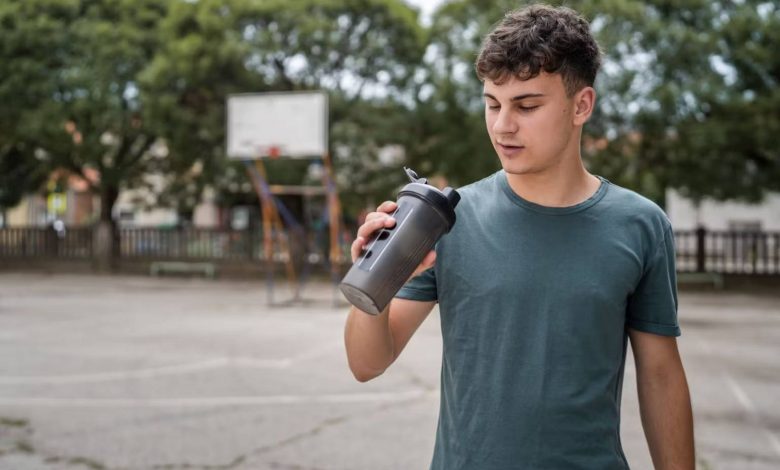 آیا ورزشکاران جوان باید کراتین مصرف کنند؟