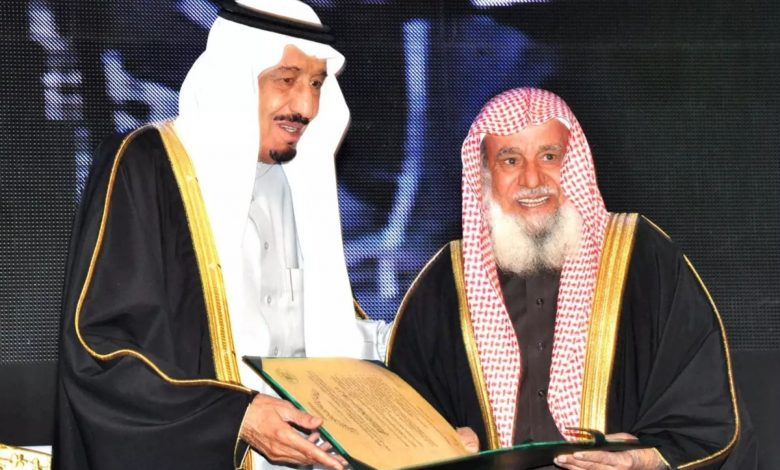 از ثروت ۱۶ میلیارد دلاری تا فقر خودخواسته؛ «اکنون فقیرم اما احساس شادی می‌کنم»