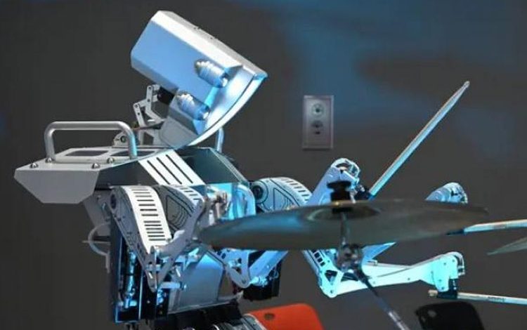 این ربات میتواند درست مثل یک نوازنده برجسته «درام» بنوازد!