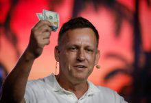 این میلیاردر به شما ۲۰۰ هزار دلار می‌دهد تا دانشگاه را «رها» کنید!