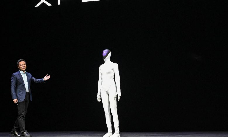 تماشا کنید: ربات انساننمای جدید چین آنقدر واقعی حرکت میکند که انگار انسان درون آن است