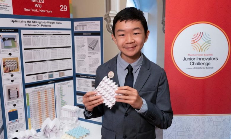 جادوی کاغذ؛ نوجوان ۱۴ ساله همه را شگفت‌زده کرد و جایزه بزرگ را به خانه برد