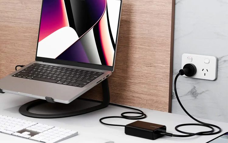 جعبه سیاه شارژر لپتاپ: رمز تبدیل برق خطرناک به انرژی ایمن!