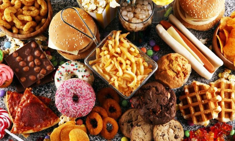 خوراکیهای صنعتی شاید عامل جهش سرطان روده در جوانان باشند