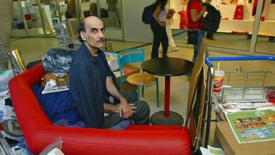داستان شگفت‌انگیز مهران کریمی؛ مرد ایرانی که ۱۸ سال در فرودگاه زندگی کرد