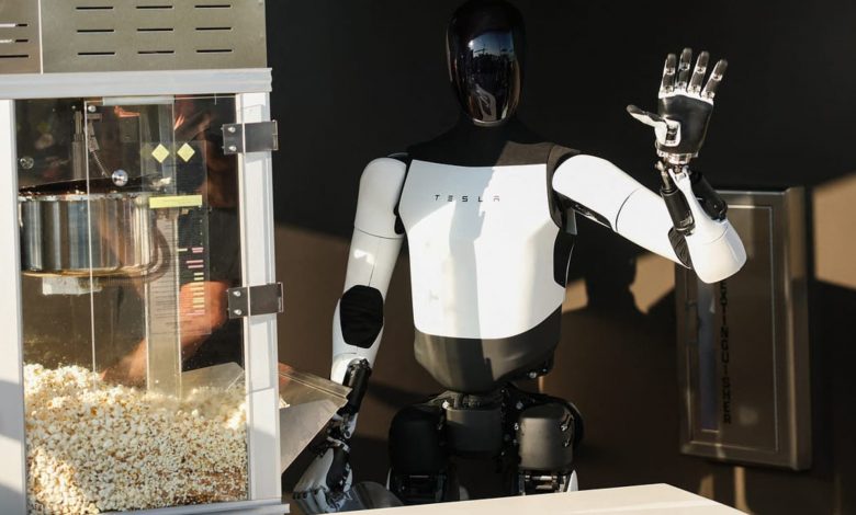 ربات تسلا پاپکورن سرو میکند؛ آیا برای آیندهای که ایلان ماسک میسازد آمادهایم؟