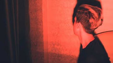 علم توضیح می‌دهد: چرا در تاریکی چیزهای غیرواقعی می‌بینیم؟