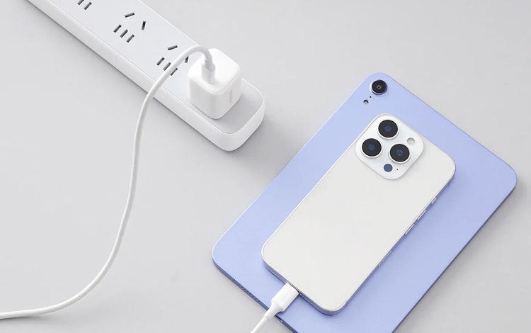 فناوری جدید اپل برای افزایش چشمگیر عمر باتری آیفون بدون بزرگتر شدن باتری