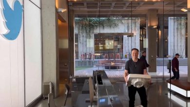 ماجرای حرکت جنجالی ایلان ماسک؛ ورود به شرکت با کاسه توالت!