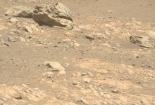 مریخ‌نورد پرسویرنس سنگی را در مریخ یافته است که به آنجا تعلق ندارد