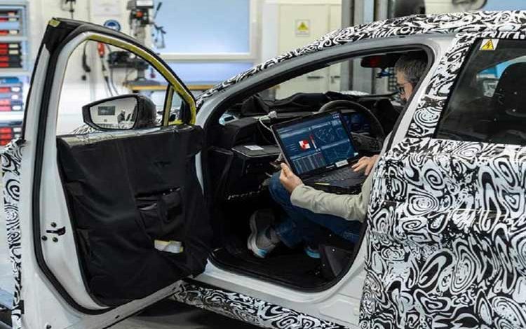 نیسان با هوش مصنوعی، زمان آزمون خودروهای برقی را نصف می‌کند