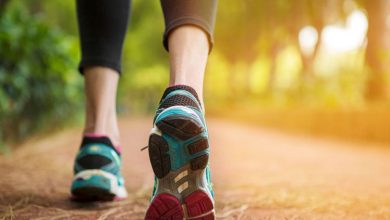 پیاده‌روی معکوس: کشف فواید شگفت‌انگیز برای سلامت جسم و ذهن