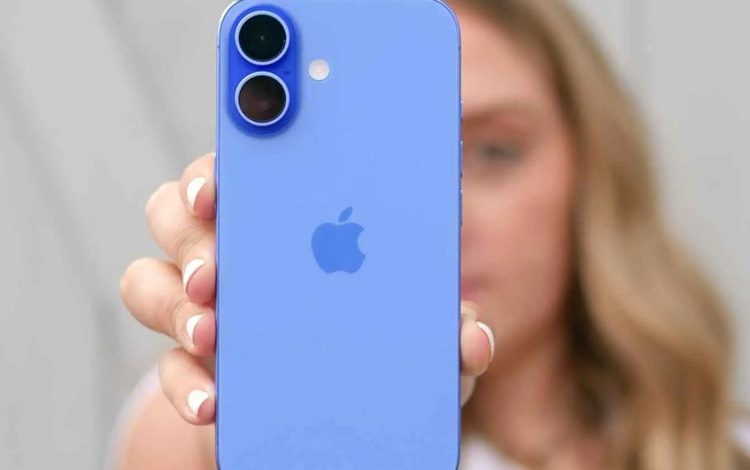 چرا تصحیح خودکار آیفون از کار افتاد؟ نقش پنهان هوش مصنوعی در خطاهای جدید اپل