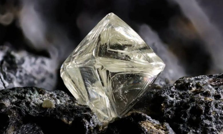 چرا ۷۰ درصد الماس‌های دنیا از یک نوع آتشفشان عجیب می‌آیند؟