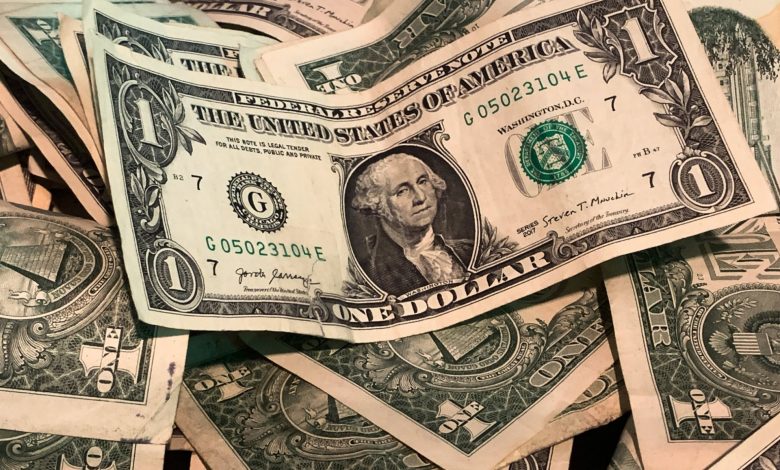 کلاهبردار فروش ارزهای تقلبی دستگیر شد؛ ماجرای خرید طلا با اسکناسهای جعلی