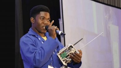 گوشی بی‌نیاز از سیم‌کارت؛ دستاورد تحسین‌برانگیز جوان آفریقایی