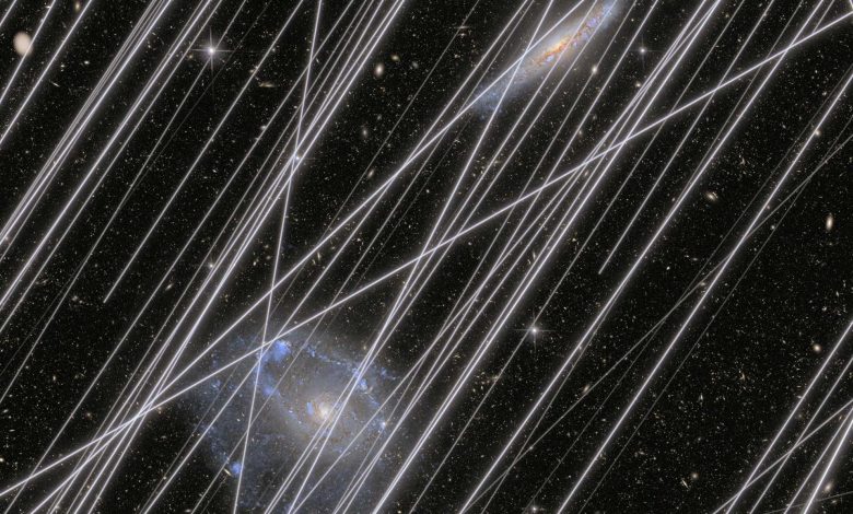 آلودگی نوری فراتر از زمین؛ تلسکوپ‌های فضایی نیز قربانی منظومه‌های ماهواره‌ای هستند