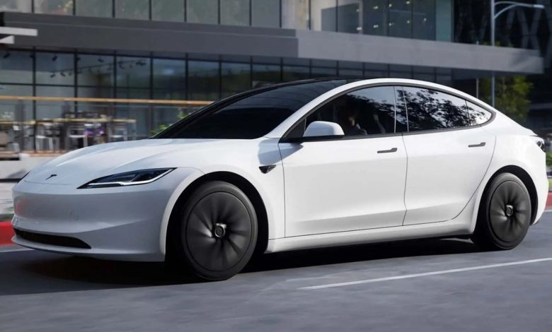آینده رانندگی یا خطری بزرگ؟ ویژگی خودران ماشین‌های تسلا جنجال‌آفرین شد