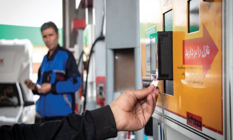 استفاده از کارت جایگاه گرانتر شد؛ جزئیات جدید تغییر قیمت بنزین