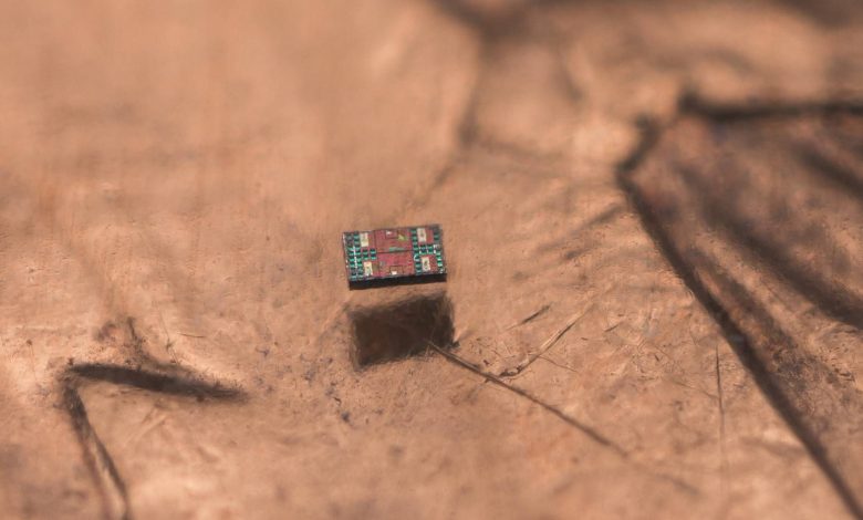 انقلاب در مقیاس میکرو: کوچکترین ربات مستقل دنیا به اندازه دو تار مو عرض دارد