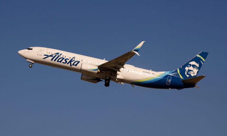 بحران در آسمان؛ مسافر هواپیما تلاش کرد خروجی اضطراری را باز کند