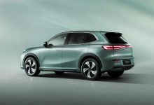 حرکت خودروهای برقی به صورت جانبی با چرخش ۹۰ درجه‌ای چرخ‌ها